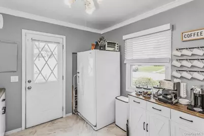 34 Vista Lane, Levittown, NY 11756 - Photo 11
