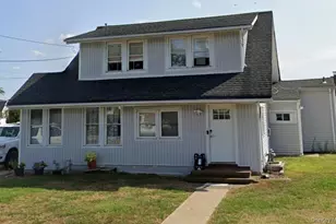 370 Clocks Blvd, Massapequa, NY 11758 - Photo 3