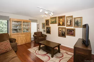 53 Villas Cir, Melville, NY 11747 - Photo 9