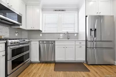 547 N 11th Street, New Hyde Park, NY 11040 - Photo 11