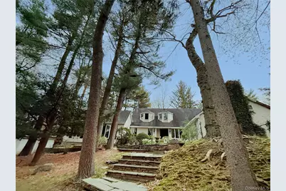 8 Woodstock Court, Muttontown, NY 11771 - Photo 1