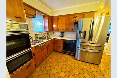 1376 Eggert Place, Far Rockaway, NY 11691 - Photo 13