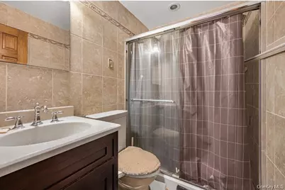 758 Wyngate Drive, Valley Stream, NY 11580 - Photo 7