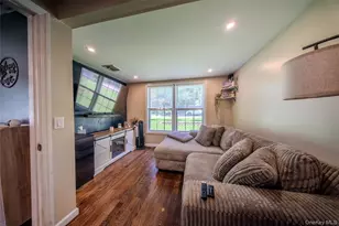 17 Connelly Dr, Lake Grove, NY 11755 - Photo 23