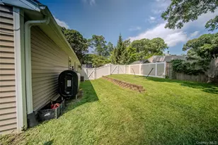 17 Connelly Dr, Lake Grove, NY 11755 - Photo 29