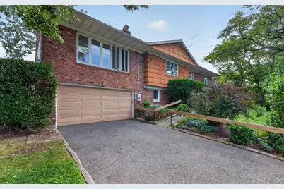 23 Eastland Drive, Glen Cove, NY 11542 - Photo 11