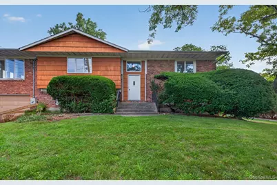 23 Eastland Drive, Glen Cove, NY 11542 - Photo 13