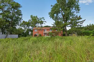 23 Eastland Dr, Glen Cove, NY 11542 - Photo 41
