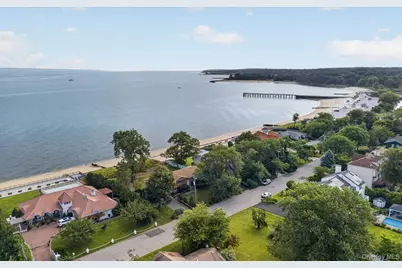 23 Eastland Drive, Glen Cove, NY 11542 - Photo 5