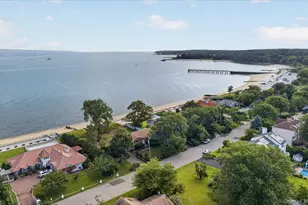 23 Eastland Dr, Glen Cove, NY 11542 - Photo 5