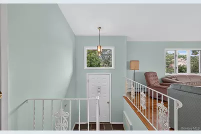 23 Eastland Drive, Glen Cove, NY 11542 - Photo 17