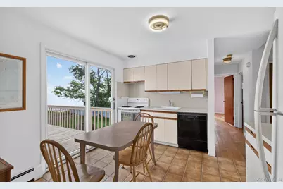 23 Eastland Drive, Glen Cove, NY 11542 - Photo 27