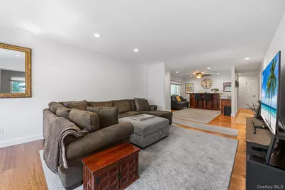 11 Pimlico Drive, Commack, NY 11725 - Photo 5