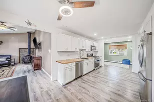 21 Windus Dr, Shirley, NY 11967 - Photo 9