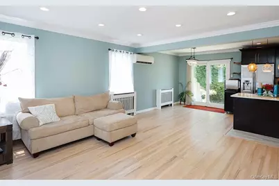 844 Hemlock Street, Franklin Square, NY 11010 - Photo 3
