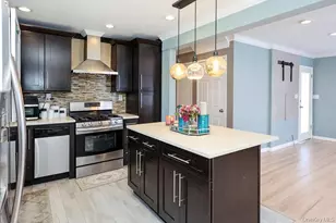 844 Hemlock St, Franklin Square, NY 11010 - Photo 13