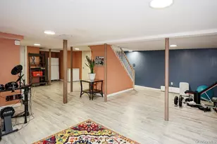 844 Hemlock St, Franklin Square, NY 11010 - Photo 27