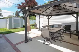 844 Hemlock St, Franklin Square, NY 11010 - Photo 35