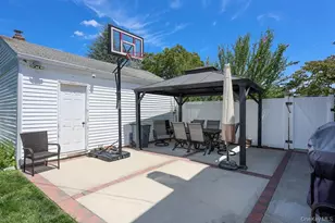 844 Hemlock St, Franklin Square, NY 11010 - Photo 33