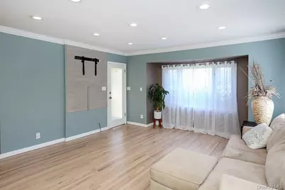 844 Hemlock Street, Franklin Square, NY 11010 - Photo 5