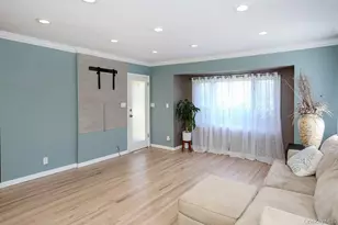 844 Hemlock St, Franklin Square, NY 11010 - Photo 5