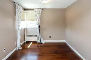 844 Hemlock St, Franklin Square, NY 11010 - Photo 21