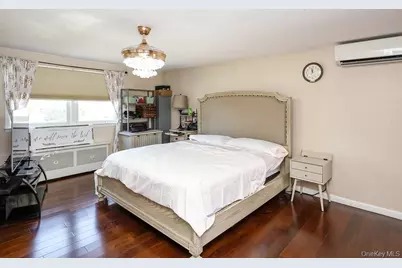 844 Hemlock Street, Franklin Square, NY 11010 - Photo 19