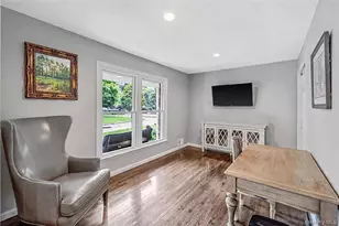 10 Williamsburg Dr, Northport, NY 11768 - Photo 13