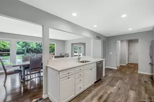 10 Williamsburg Dr, Northport, NY 11768 - Photo 7