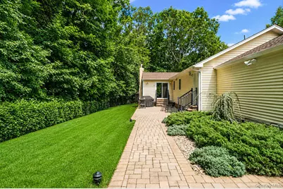 10 Williamsburg Drive, Northport, NY 11768 - Photo 35