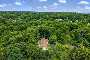 10 Williamsburg Dr, Northport, NY 11768 - Photo 43