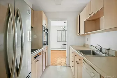 500 Central Park Avenue #145, Scarsdale, NY 10583 - Photo 9