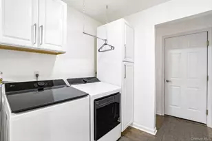 15 Cedar Ln, Patchogue, NY 11772 - Photo 27