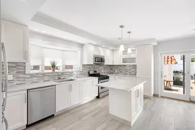 191 Beach 140th Street, Rockaway Park, NY 11694 - Photo 3