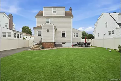 351 Hewlett Parkway, Hewlett, NY 11557 - Photo 19