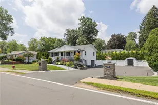 395 Ehrhardt Rd, Pearl River, NY 10965 - Photo 3