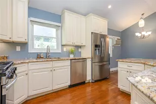 395 Ehrhardt Rd, Pearl River, NY 10965 - Photo 9