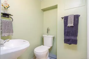 395 Ehrhardt Rd, Pearl River, NY 10965 - Photo 21