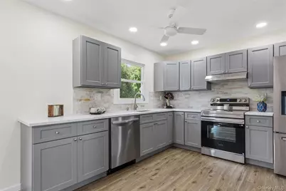 91 Circle Drive W, Patchogue, NY 11772 - Photo 7