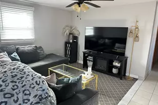 360 West Dr, Copiague, NY 11726 - Photo 9