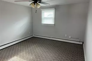360 West Dr, Copiague, NY 11726 - Photo 13