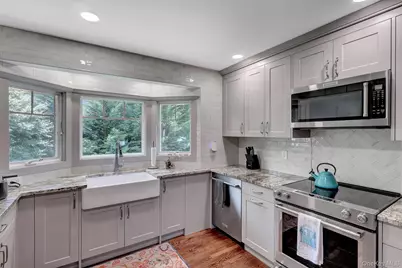 22 Larkspur Drive, West Islip, NY 11795 - Photo 15
