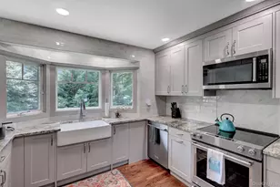 22 Larkspur Dr, West Islip, NY 11795 - Photo 15