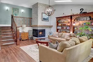 22 Larkspur Dr, West Islip, NY 11795 - Photo 9