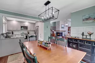 22 Larkspur Dr, West Islip, NY 11795 - Photo 11