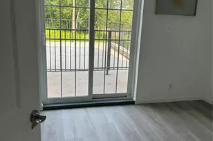 6-05 129St St, College Point, NY 11356 - Photo 3