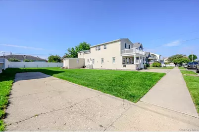 13 Truxton Road #Upper, Island Park, NY 11558 - Photo 15