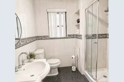 83-10 Pettit Ave, Elmhurst, NY 11373 - Photo 5