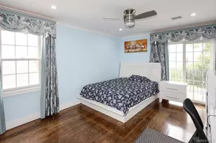 42 Celler Ave, New Hyde Park, NY 11540 - Photo 27