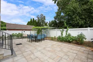 42 Celler Ave, New Hyde Park, NY 11540 - Photo 35